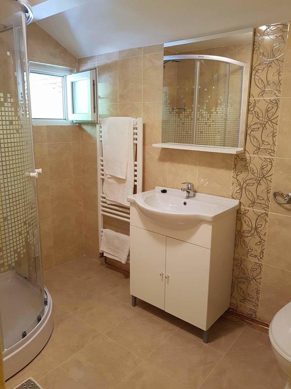 Cabana Sarmis Costesti Bagian luar foto