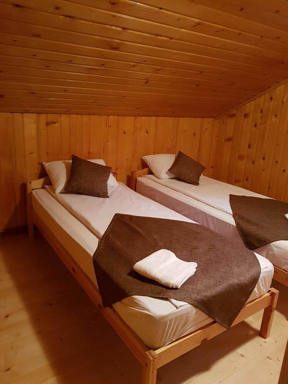 Cabana Sarmis Costesti Bagian luar foto